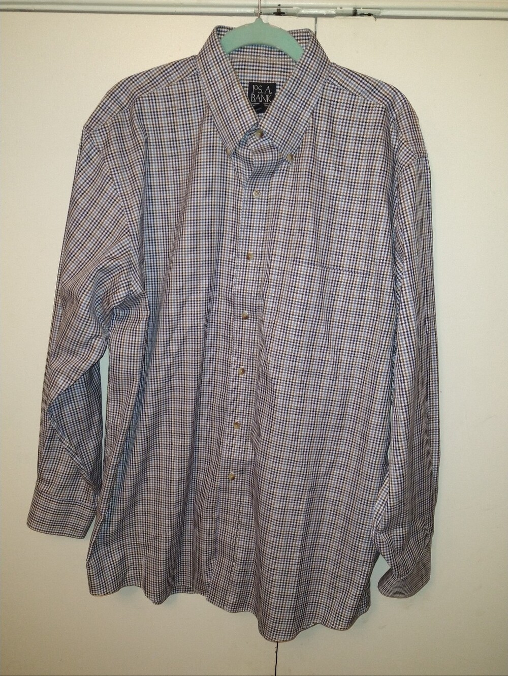 Jos A Bank Traveler's Collection Long Sleeve Button Down Shirt Men's sz Large.